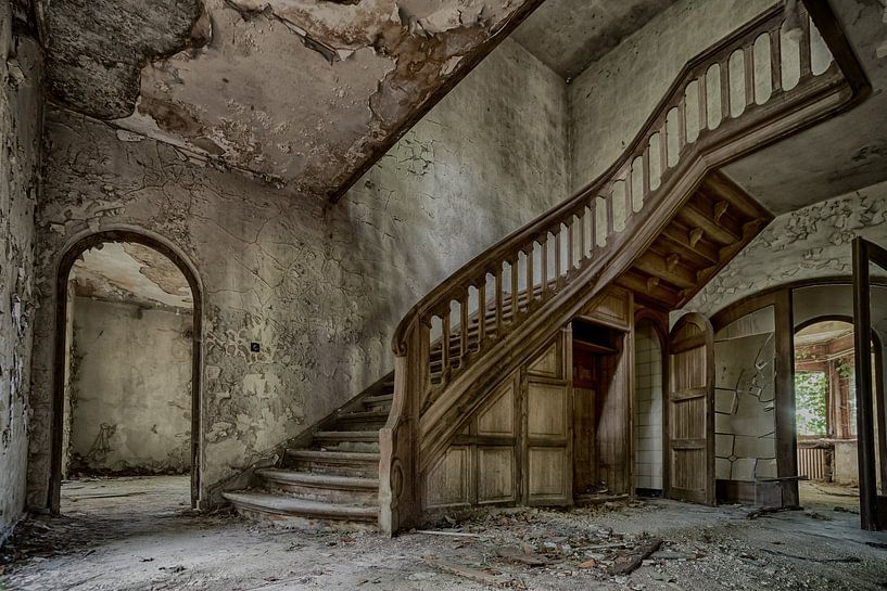 Stairwell (urbex) by Jaco Verheul
