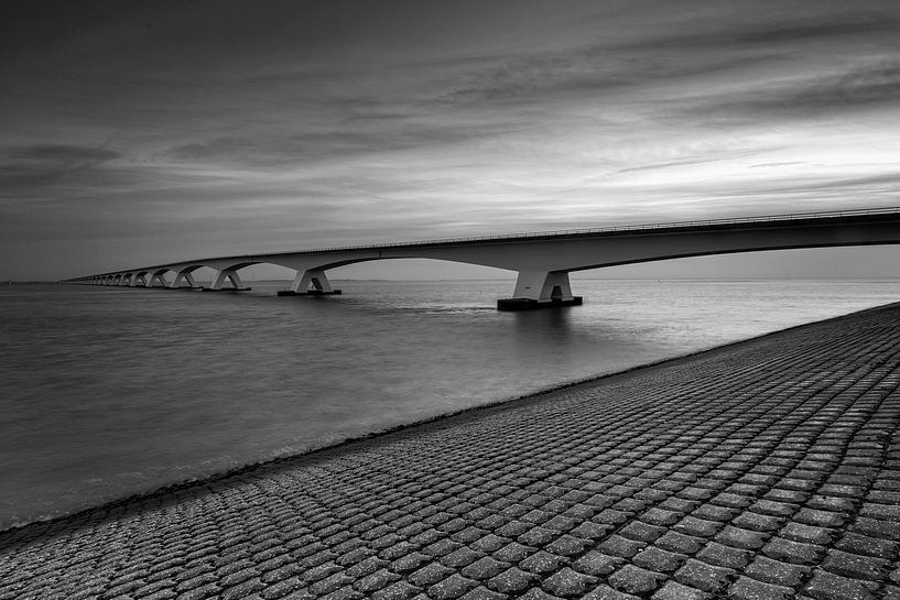 Le pont de Zeeland, le plus long pont des Pays-Bas, dans la province néerlandaise de Zeeland. par gaps photography