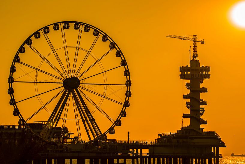 Pier van Scheveningen en silhouette par Fred Leeflang