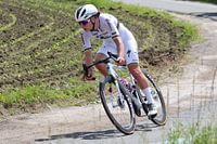 Lotte Kopecky Championne du monde en pantalon blanc