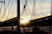 Sonnenuntergang durch die Takelage
