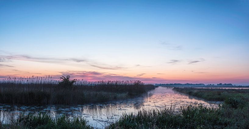 Panorama avant le lever du soleil De Onlanden en pastels par R Smallenbroek