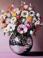 Blumen in Disco Ball Vase