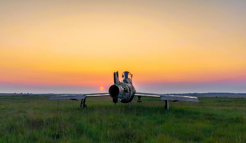 Thunderstreak Sunrise by Maikel Brands