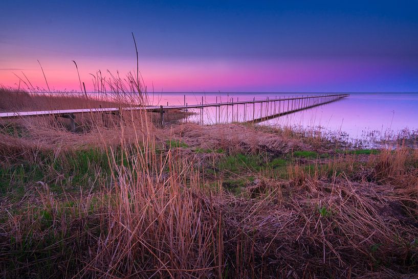 Steg Øster Hurup Strand (Dänemark) bei Sonnenuntergang von Bart Sallé