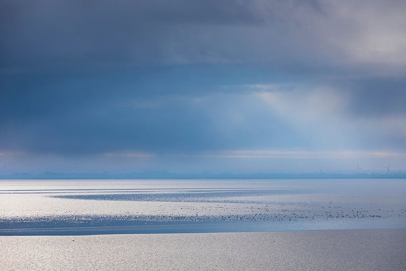 Threatening air above the Wadden Sea by Anja Brouwer Fotografie