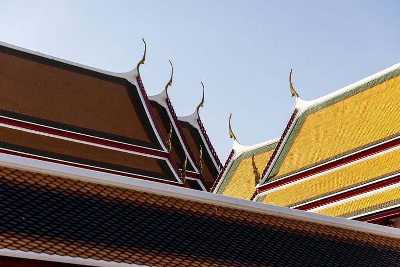 Bunte Tempeldächer in Bangkok von Piet Hein Schuijff
