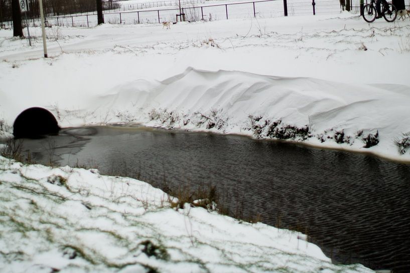 Schneehaufen langer Graben von Wies Van Erp