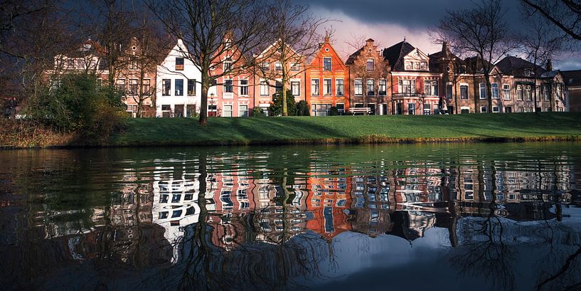 Bulkhead reflection by peterheinspictures