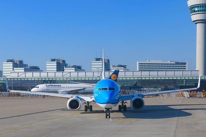 KLM-Flugzeug auf dem Flughafen Amsterdam Schiphol in Holland von Sjoerd van der Wal Fotografie