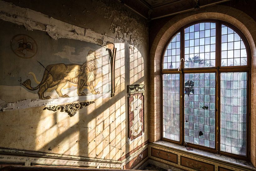 Super Leeuw decoratie en glas in lood raam van Inge van den Brande op HS-81