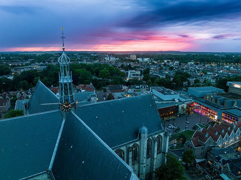Grote Kerk Alkmaar Sonnenuntergang von Wietse de Graaf