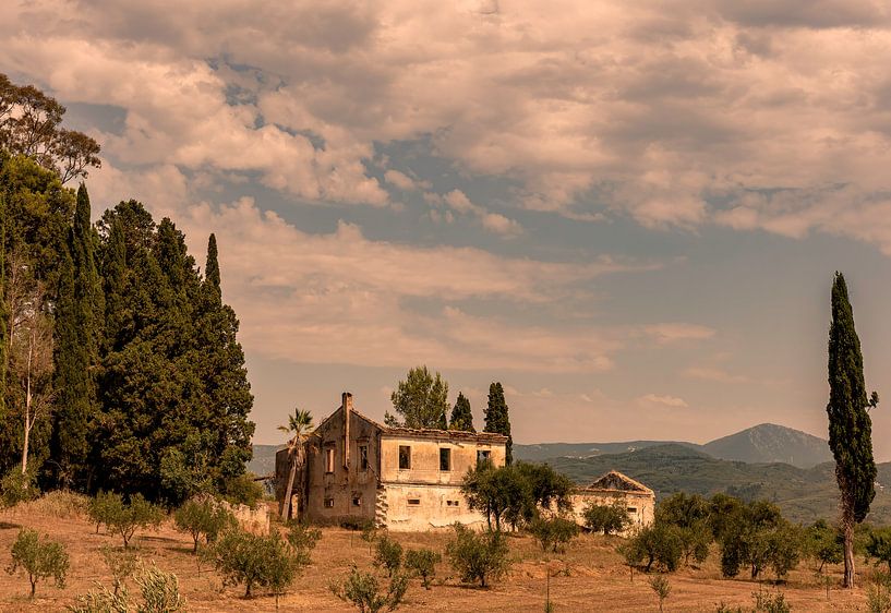 Maison de campagne abandonnée Corfou, Grèce par By Marjolein Design