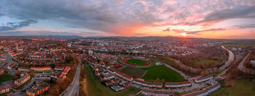 Vue panoramique sur Kempten au coucher du soleil par Leo Schindzielorz