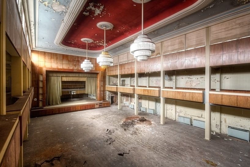 Elegant Theater by Roman Robroek - Photos of Abandoned Buildings