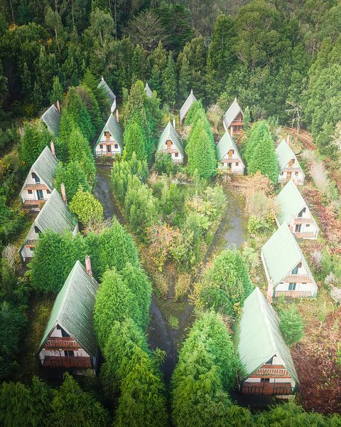 Complexe hôtelier abandonné à Madère. par Roman Robroek - Photos de bâtiments abandonnés