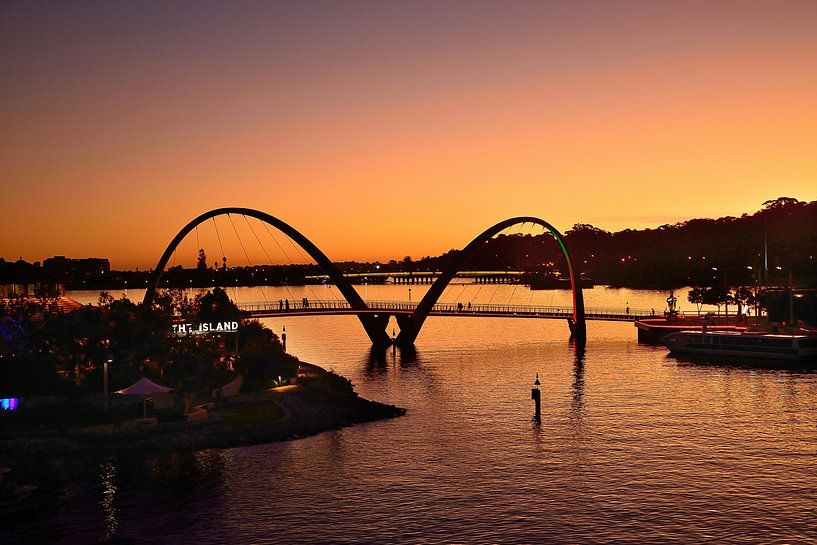 Vue parfaite sur le pont du quai Elizabeth par Frank's Awesome Travels