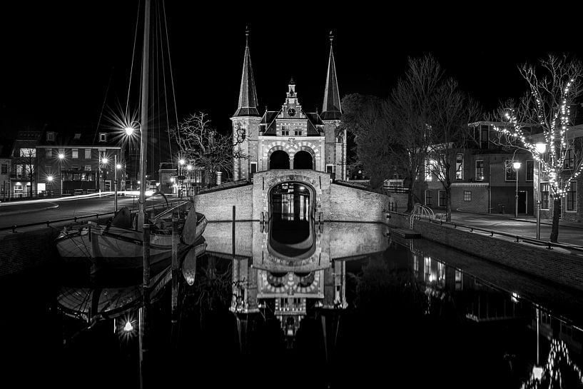 Photo en noir et blanc du Waterpoort de Sneek par Fotografiecor .nl