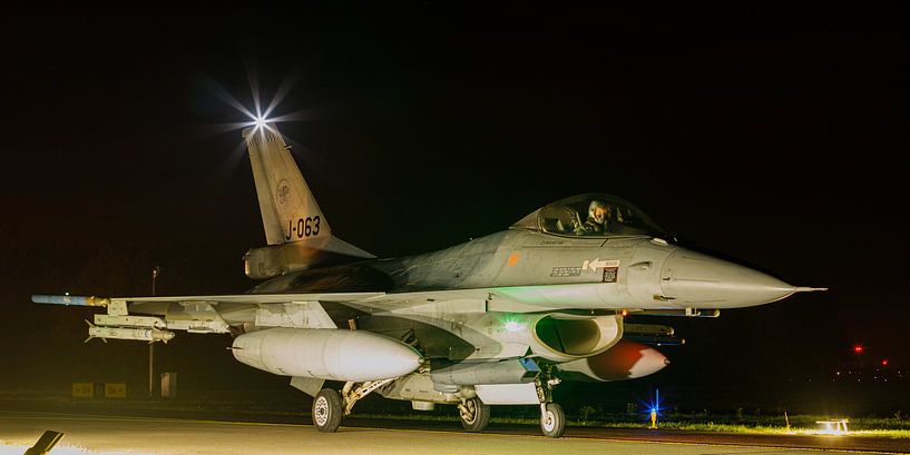 F-16 returns from a night mission by Arjan van de Logt