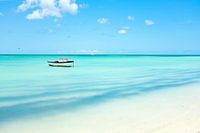 Kleines Fischerboot in der Karibik bei Aruba