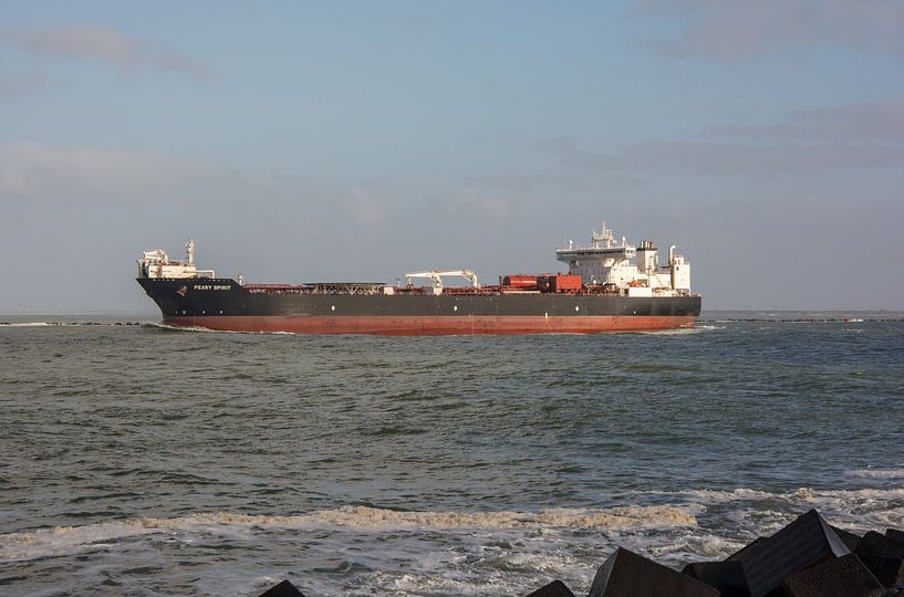 Tanker auf dem Weg von Hook of Holland zur offenen See. von scheepskijkerhavenfotografie