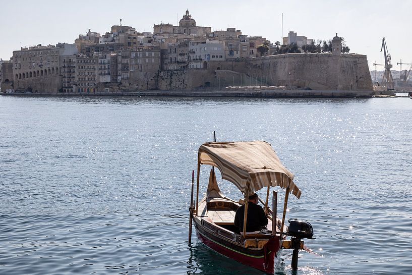 canal boat in Valletta harbour by Eric van Nieuwland