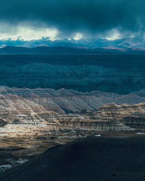 Schichtung in einzigartiger tibetischer Landschaft von Rudmer Hoekstra