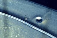 Eine Blase, die im Eis steckt