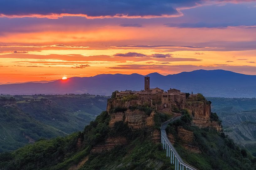 Sonnenaufgang Civita di Bagnoregio von Henk Meijer Photography
