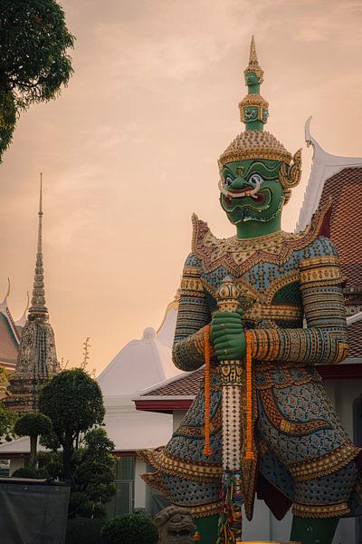 Gardien du temple au coucher du soleil par NZME Photography