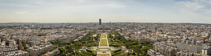 Panorama Champ de Mars by Melvin Erné