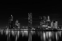 Kop van Zuid bij nacht panorama zwart wit