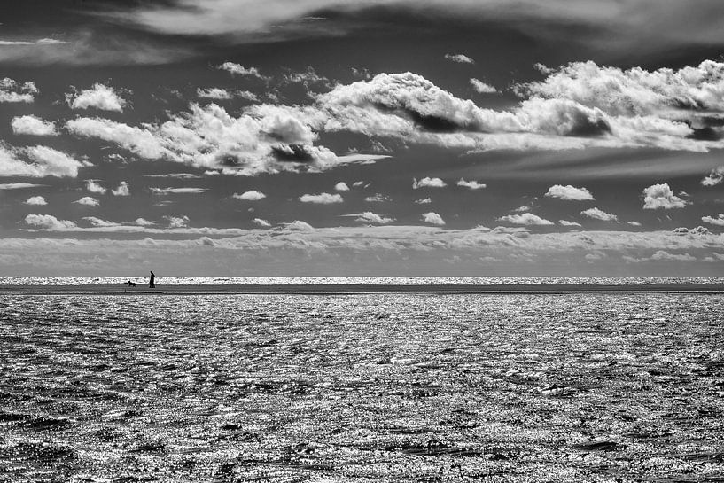 Mer et nuages noir et blanc par Hanneke Luit