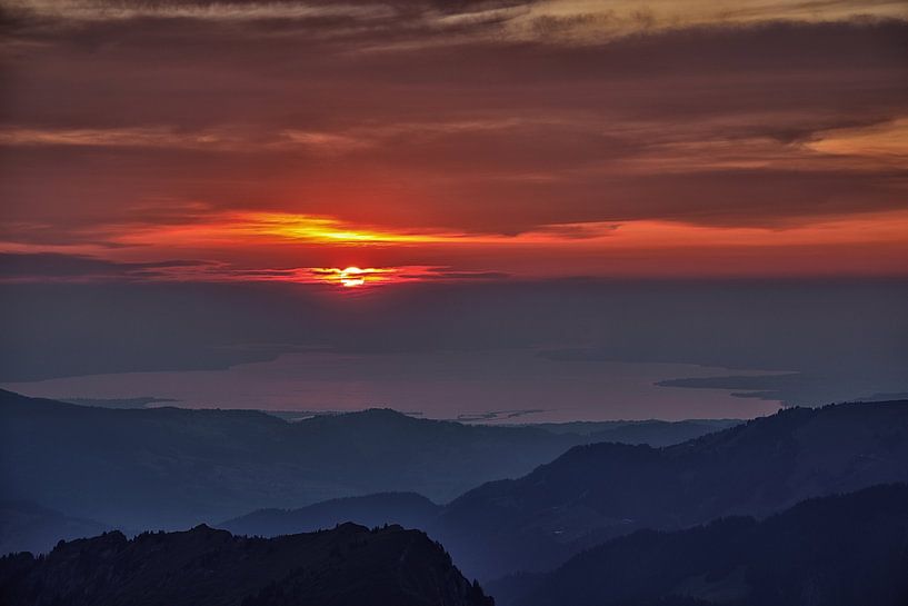 Setting sun by Hans van Oort