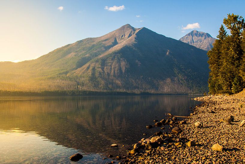 Reflexion bei Sonnenuntergang Lake McDonald von Stefan Verheij