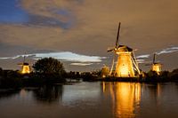 Moulin à vent de Kinderdijk magnifiquement éclairé