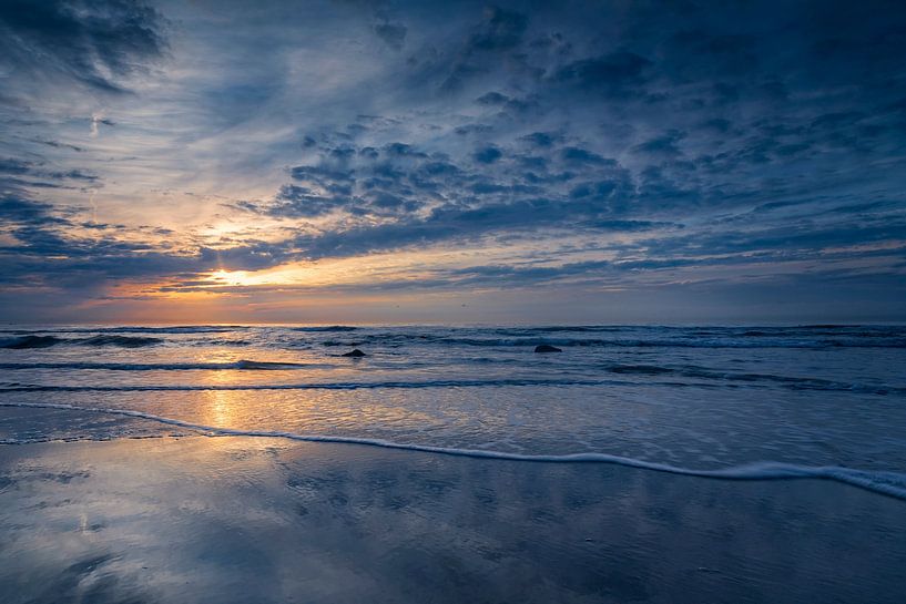 schöner Sonnenuntergang an der niederländischen Küste von gaps photography