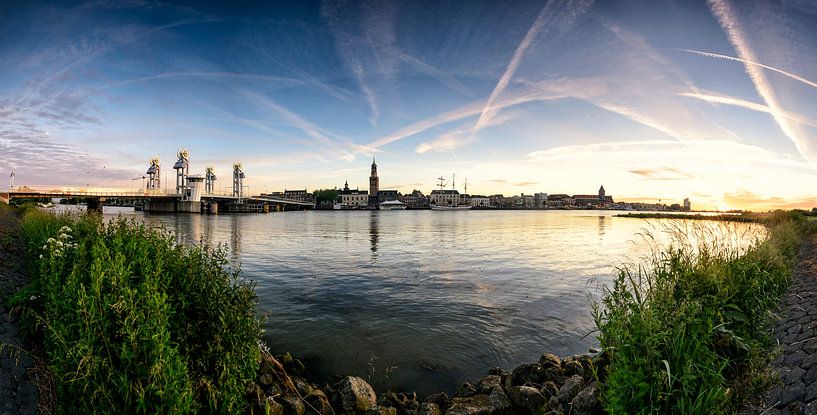 Panorama de la ville de Kampen sur la rivière IJssel par Sjoerd van der Wal Photographie