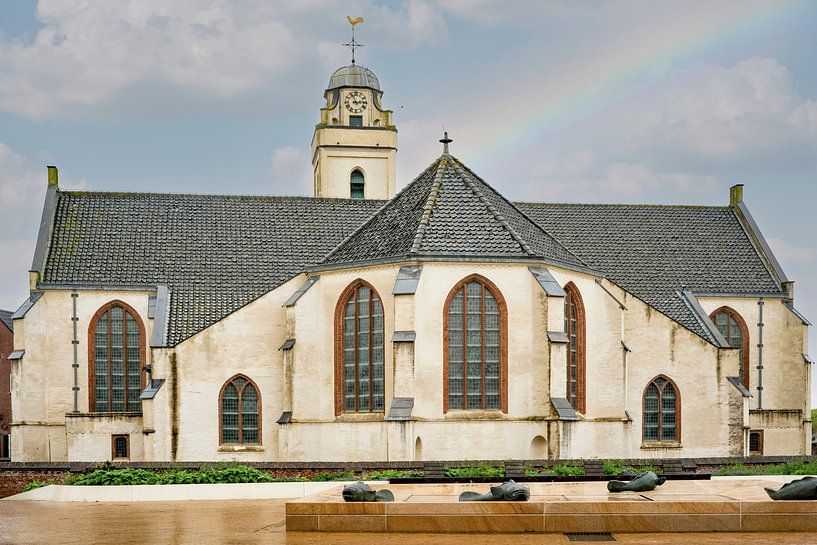 Église réformée à Katwijk aan Zee. Hollande méridionale. Avec arc-en-ciel. par Alie Ekkelenkamp