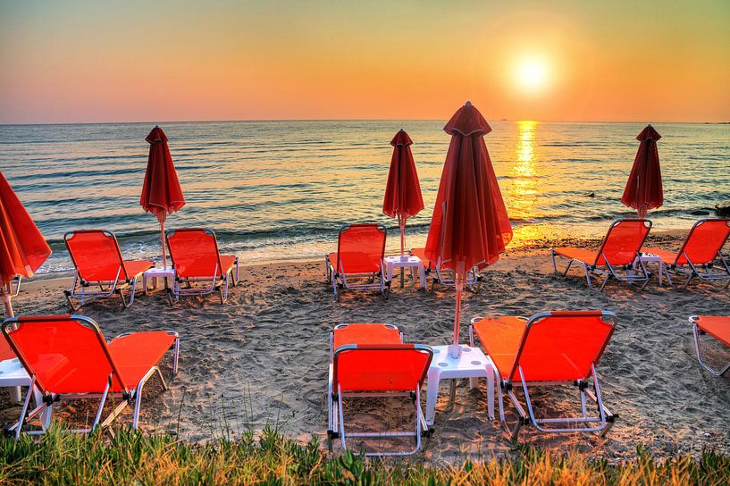 Ligbedden aan zee by Dennis van de Water