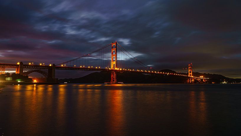 Golden Gate Bridge photographed in the evening. by Jaap van den Berg