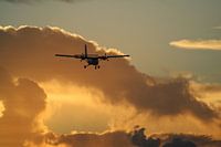 Atterrissage au coucher du soleil