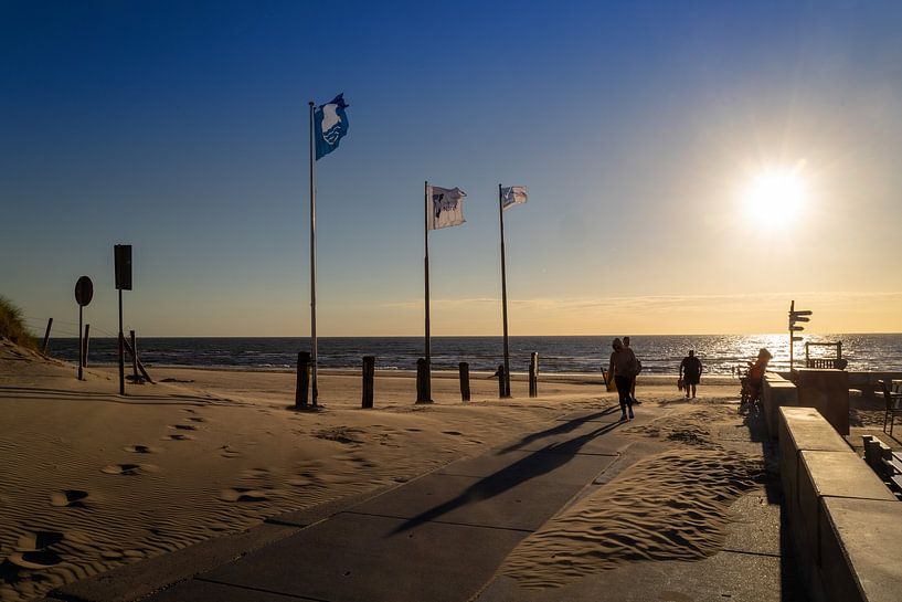Beach exit at the beach cafe by Michael Ruland