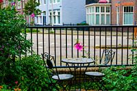 Utrecht - Gartentisch mit Blume