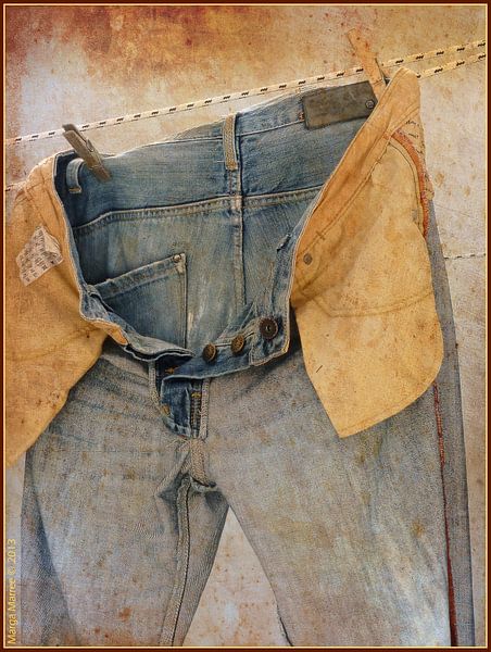 Jeansbroek aan de waslijn von Marga Marree
