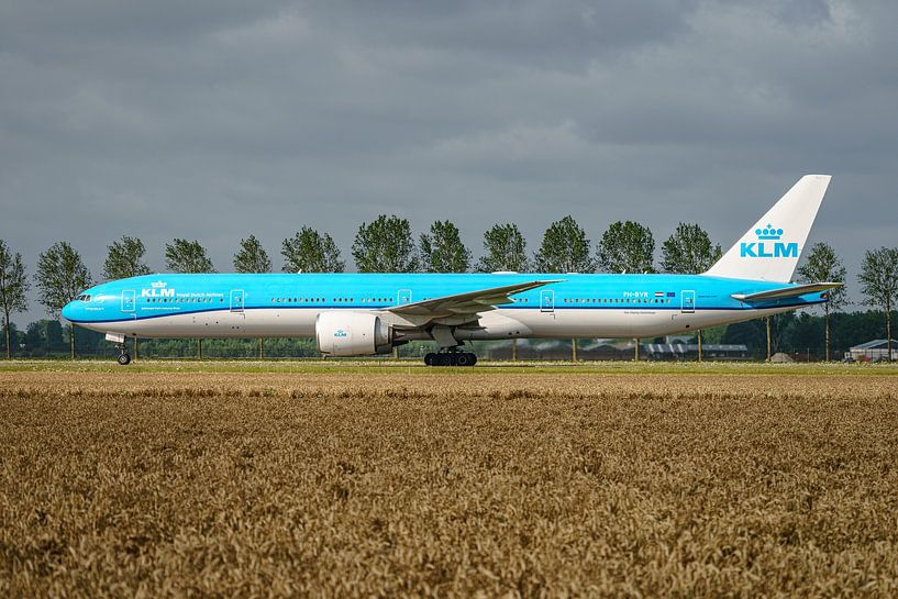 KLM Boeing 777-300 (PH-BVR). von Jaap van den Berg