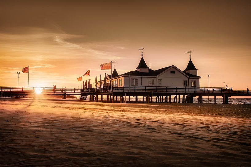 Warm zonlicht op het strand van Ahlbeck op het eiland Usedom van Voss fotografie