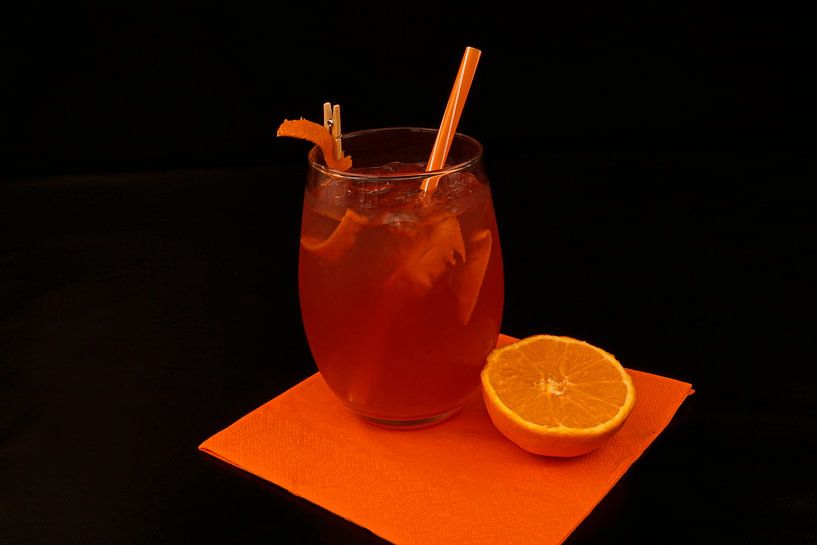 Gin with cranberry juice and orange juice by Babetts Bildergalerie