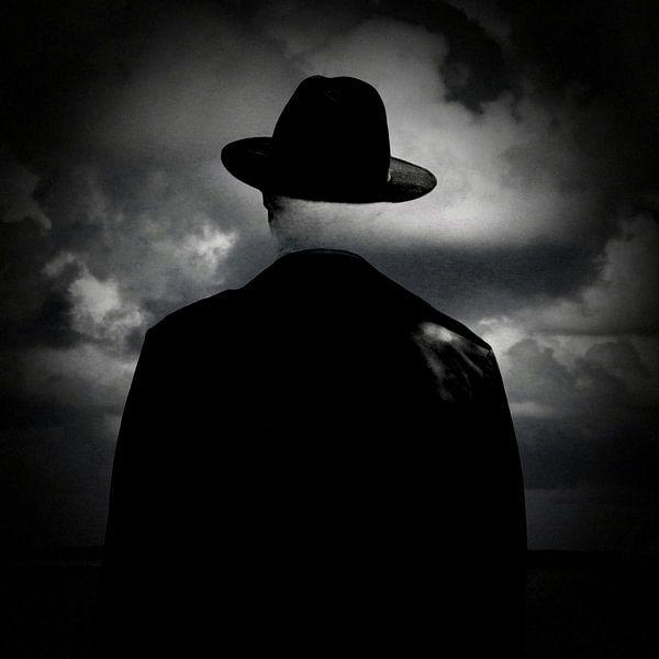 Mann mit Hut schaut nach vorne. von Mario Dekker-Janssen