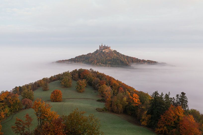 Mer de brouillard au château de Hohenzollern - Un rêve automnal dans le Jura souabe par Jiri Viehmann